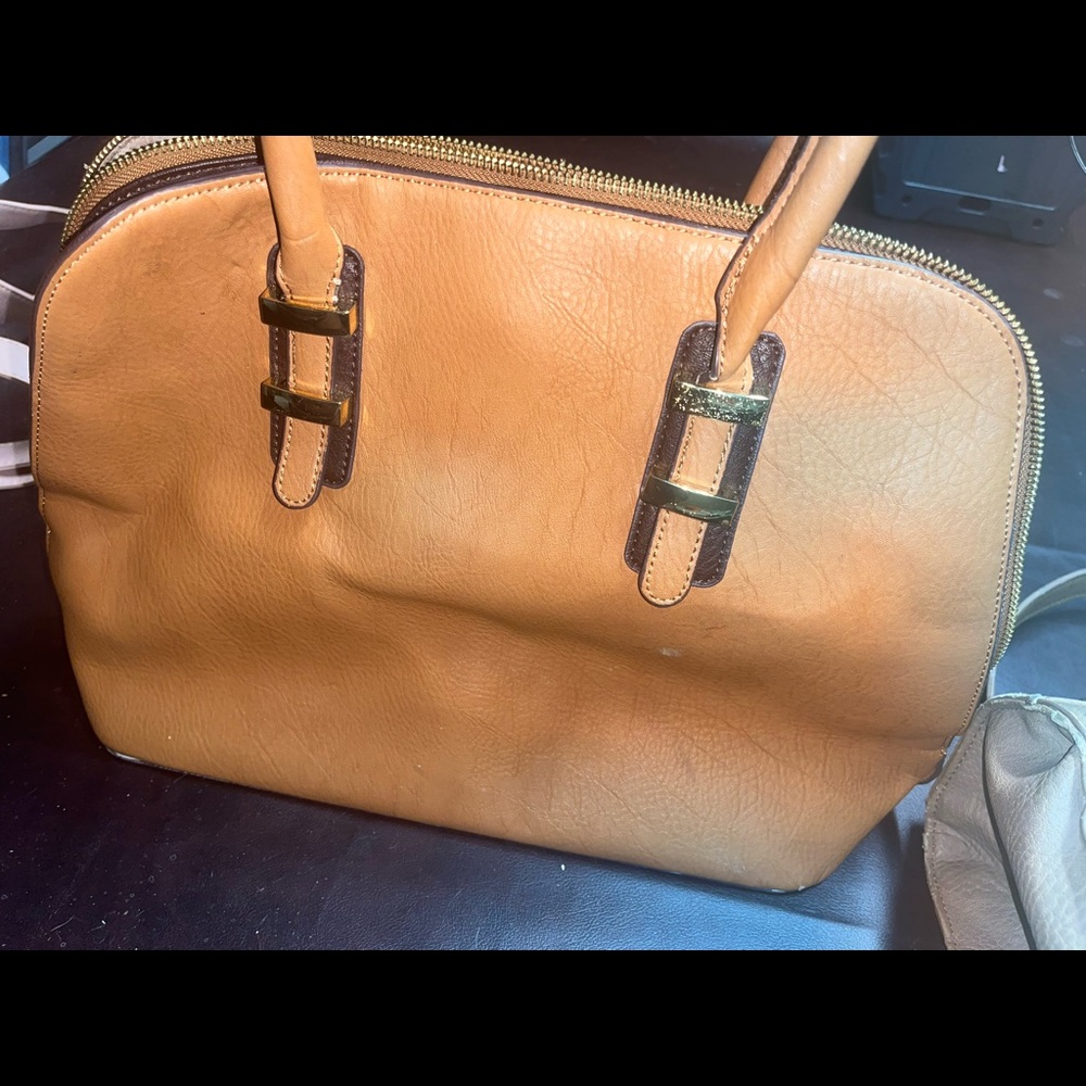 Purses - Picture 4 of 9